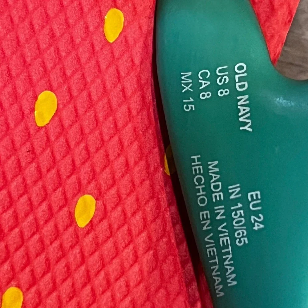 Old Navy Toddler Girls Strawberry Flip Flop Sandals Red Green Size 8 NWT